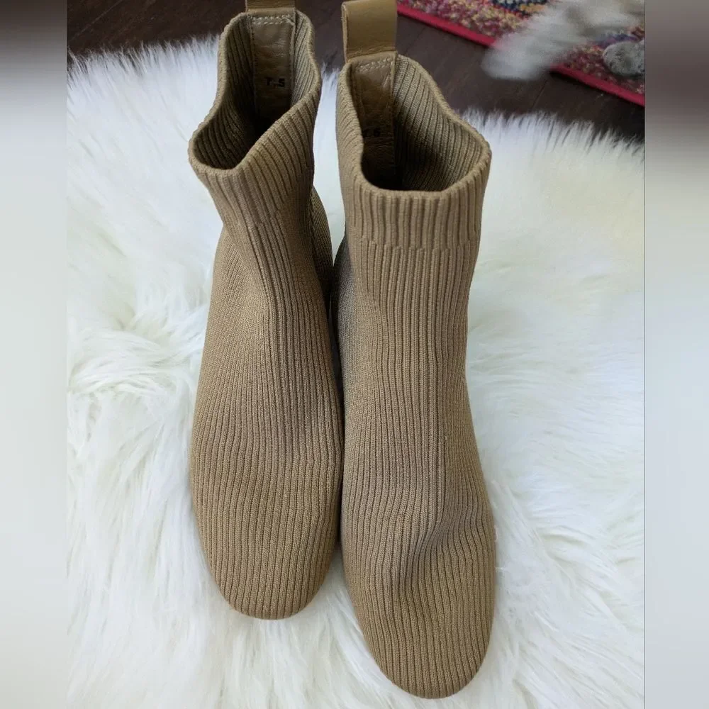 Everlane The Glove Boots Beige Tan Brown Womens Knit Ankle Bootie Size 7.5